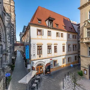 hotel-cerny-slon.praguehotelsweb.com/